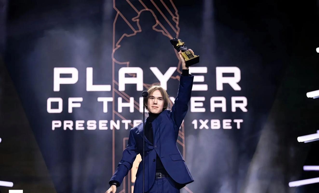 【重要】今日16：45 LPL四强赛 TES vs V5！战事重启，精彩继续！